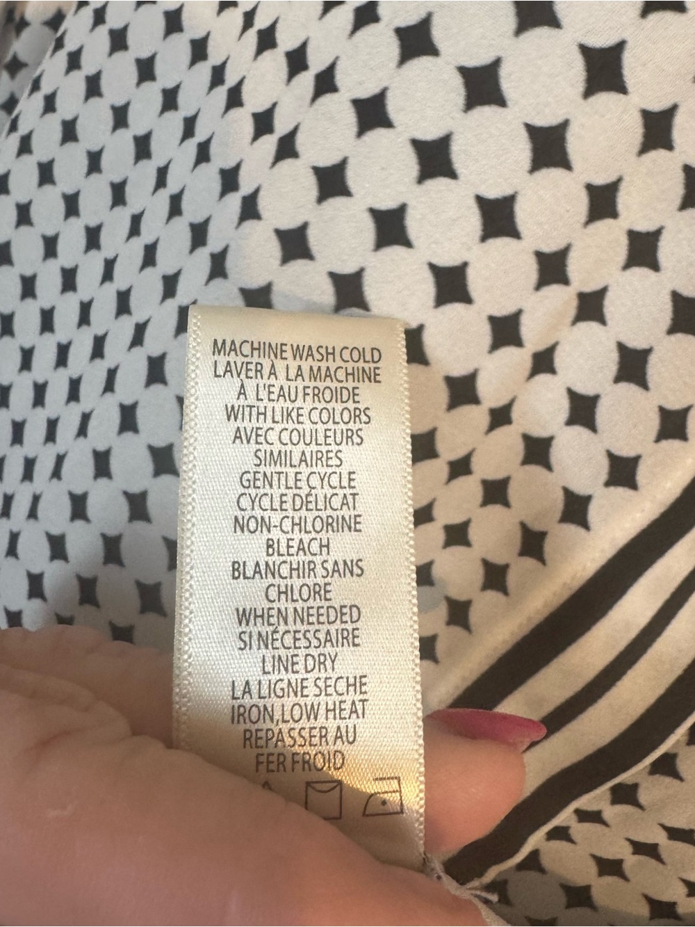 Max Studio Black/White Diamond Print Blouse OFFICE  PLUS: 3X   #12 - Picture 7 of 9
